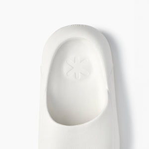 White Ludic Sliders feature CloudFrame™ and EVA footbed