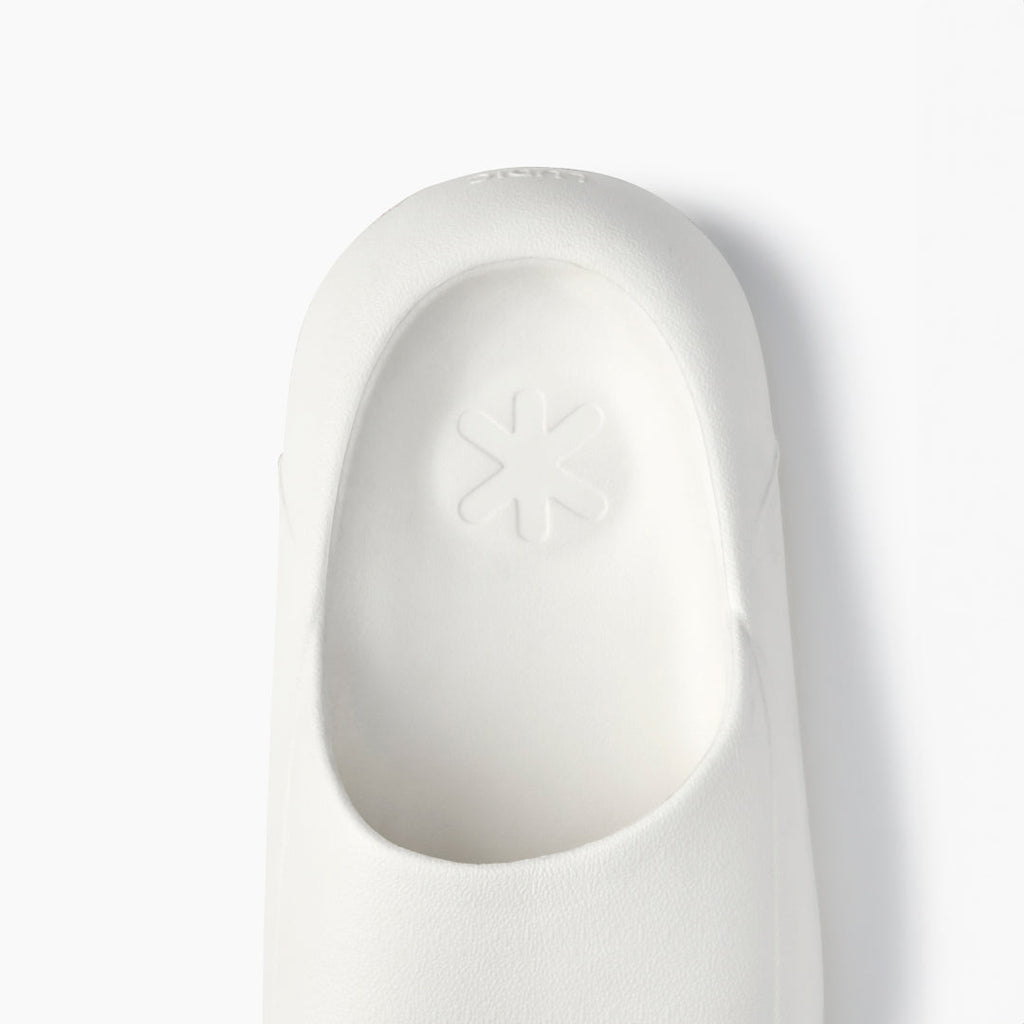 White Ludic Sliders feature CloudFrame™ and EVA footbed