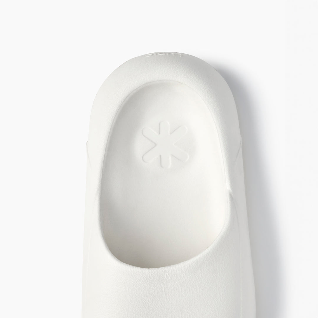 White Ludic Sliders feature CloudFrame™ and EVA footbed