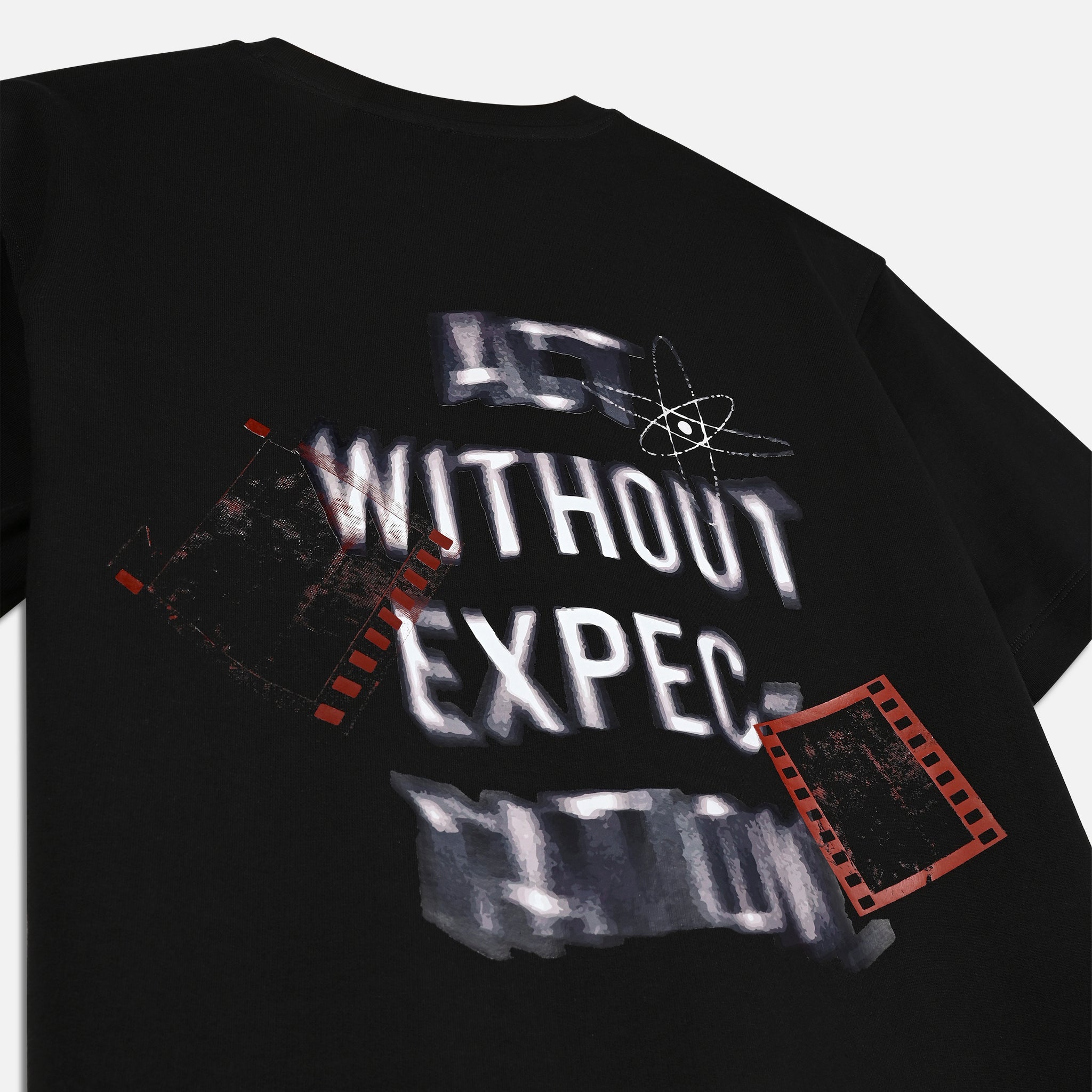 ACT WITHOUT EXPECTATIONS T-SHIRT
