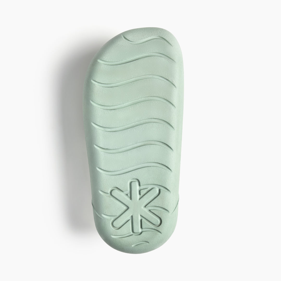 Ludic Sliders in Chutney Green are built for comfort and recovery