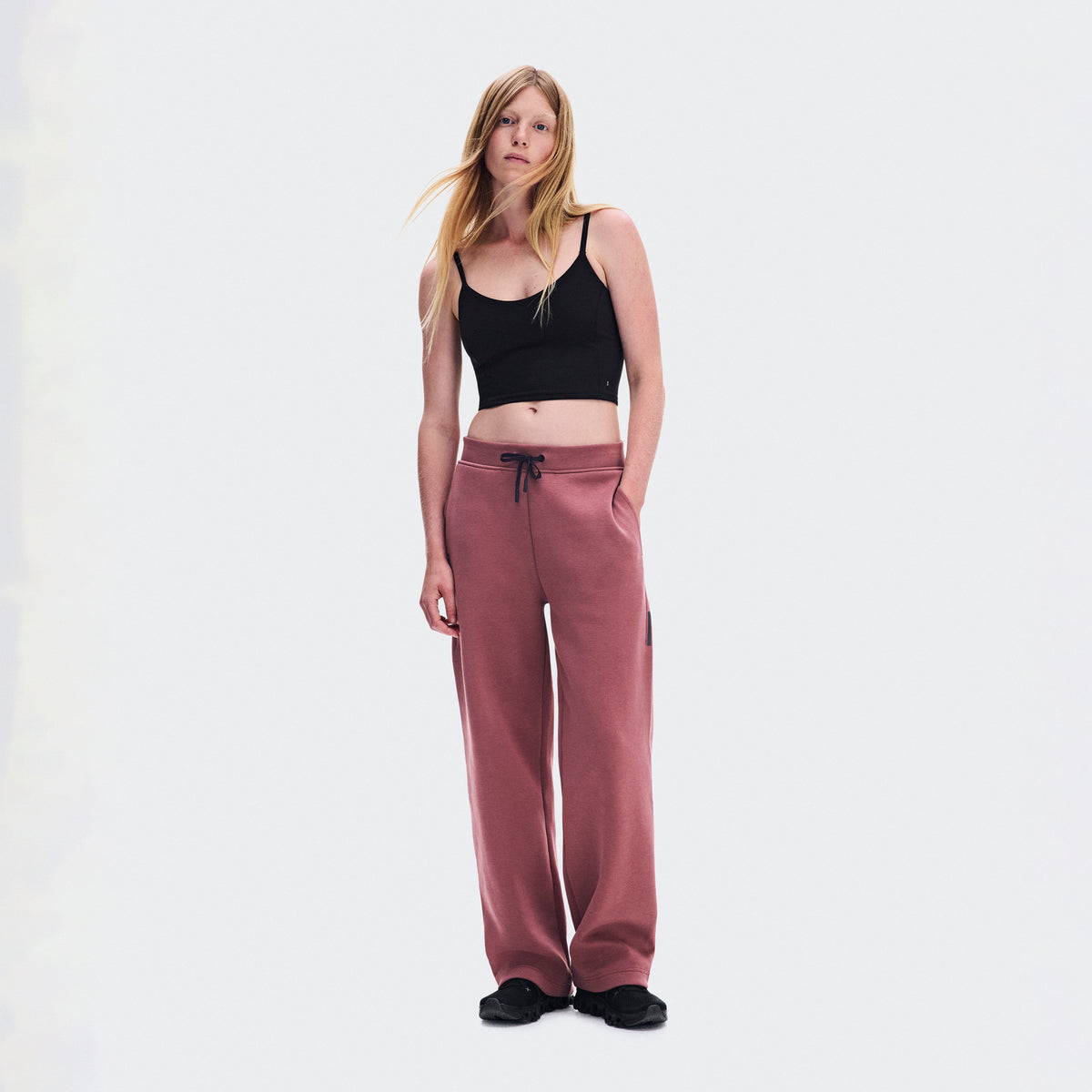 Focus Tech Sweatpants - Womens