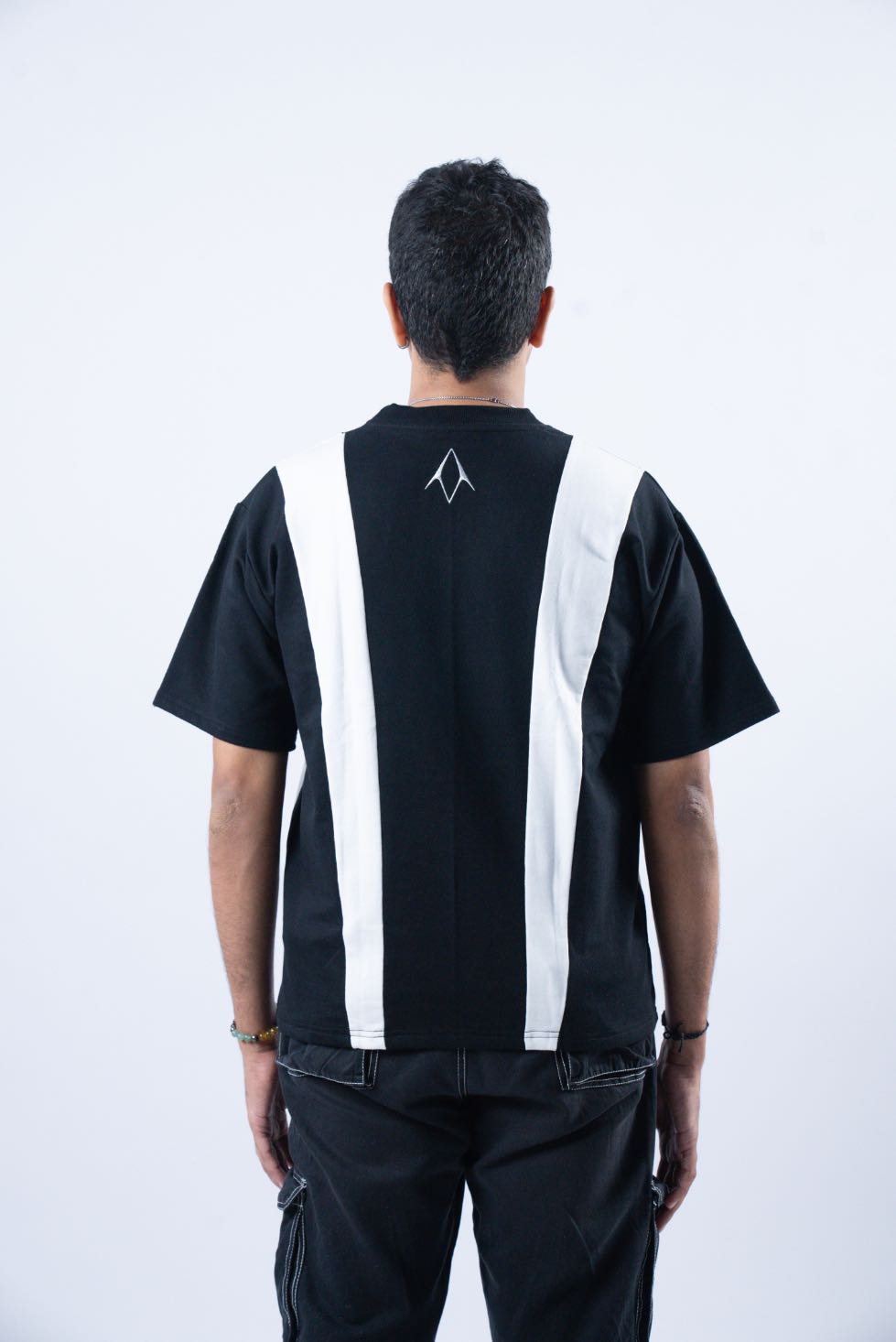 SPLITS TEE - BLACK