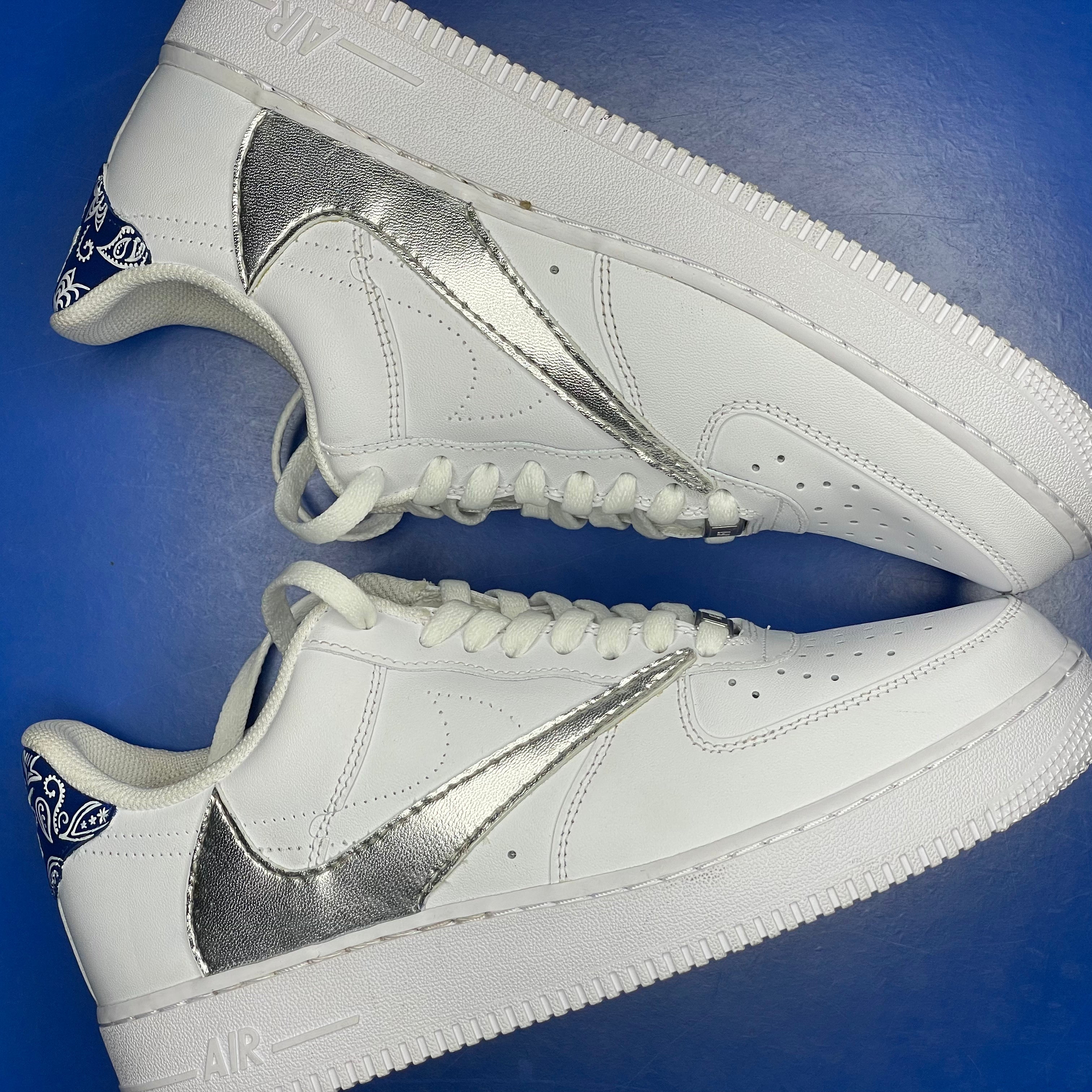 SILVER REVERSE SWOOSH AF1