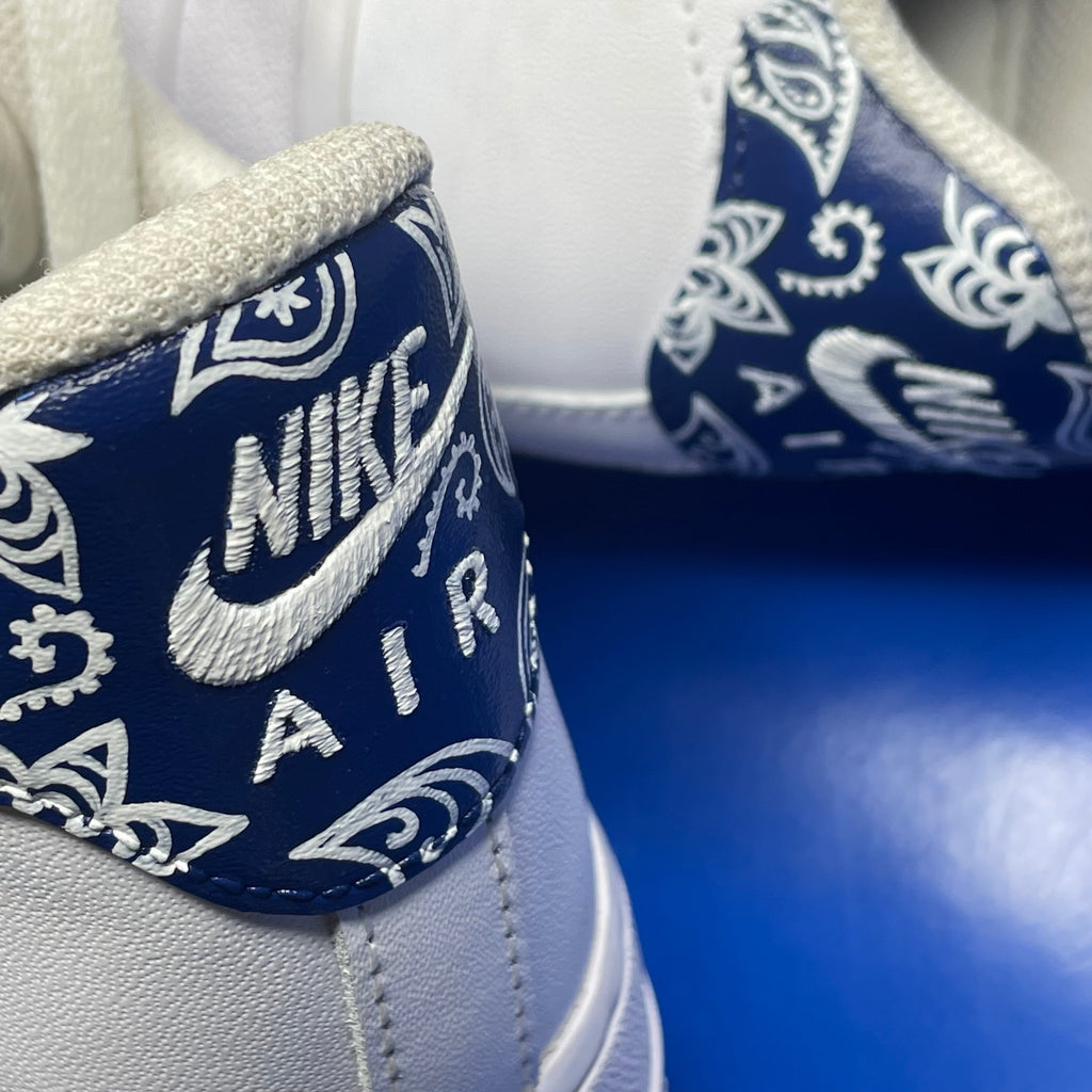 SILVER REVERSE SWOOSH AF1