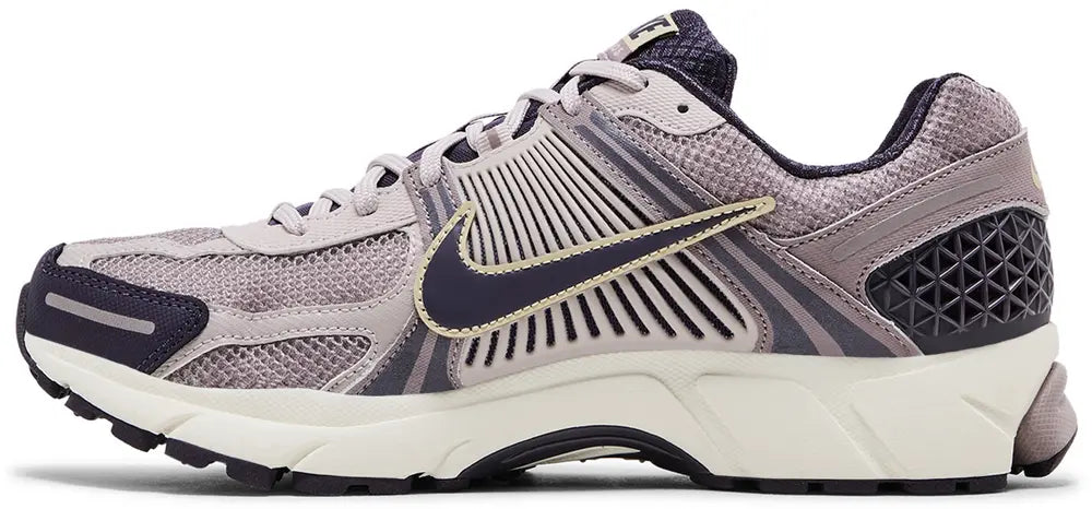 Nike Zoom Vomero 5 Platinum Violet