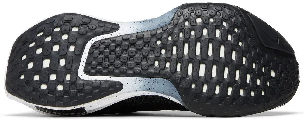 Nike ZoomX Invincible Run 3 Oreo