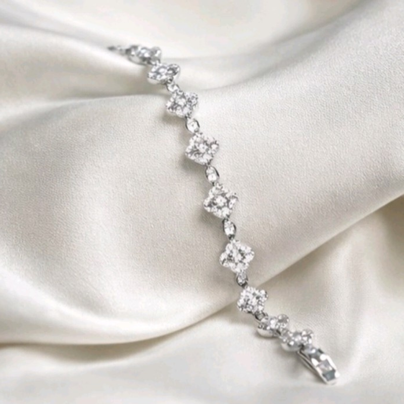 Clover Diamond Cut Bracelet