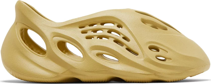 Yeezy Foam Runner "Sulfur"