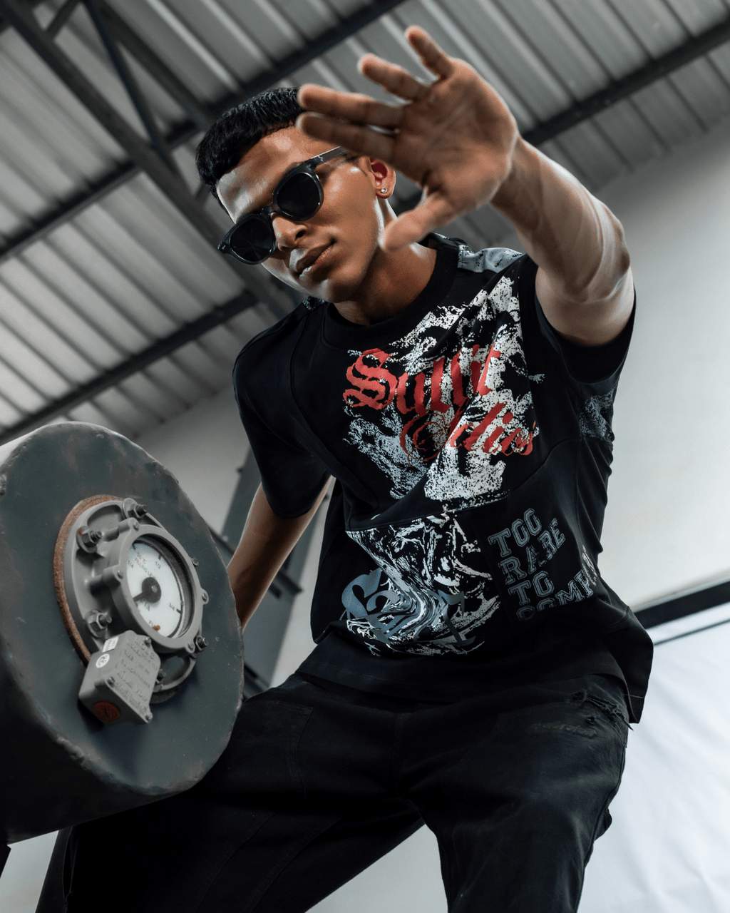 ANGEL GREY PATCH TEE - SULLITT