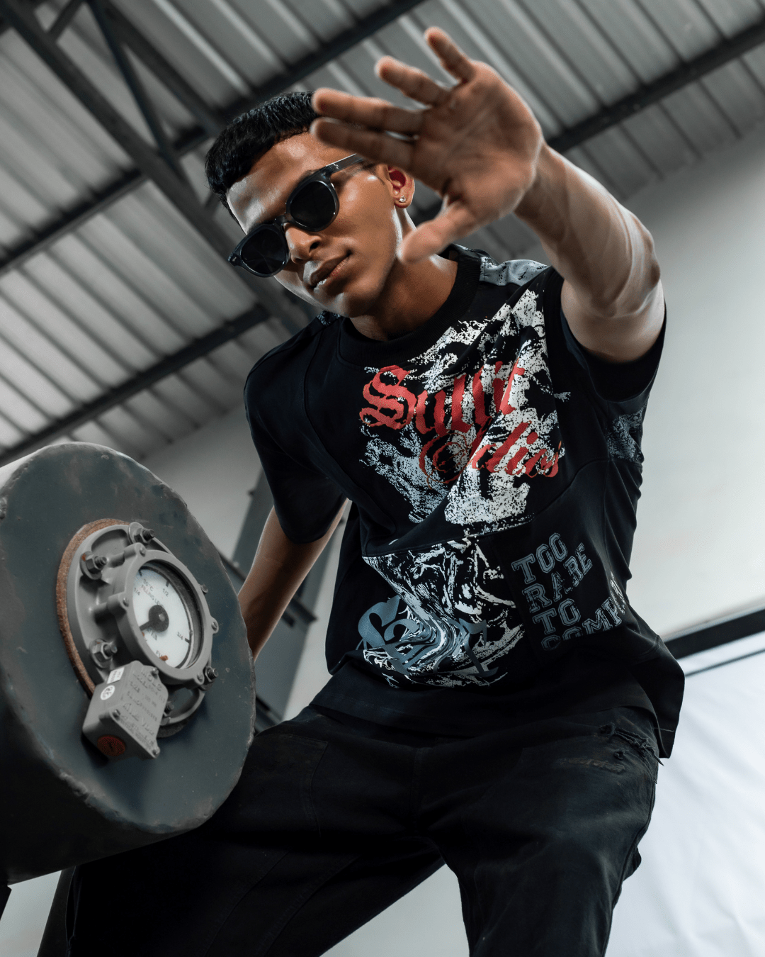 ANGEL GREY PATCH TEE - SULLITT