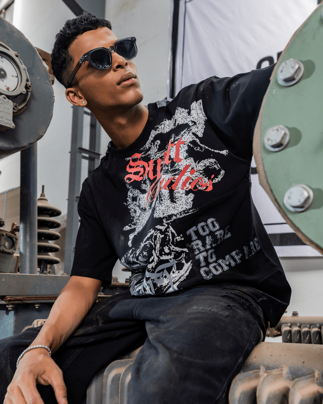 ANGEL GREY PATCH TEE - SULLITT