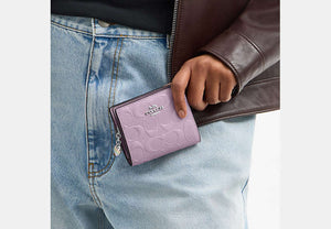Snap Wallet In Signature Chenille - Silver/LIGHT VIOLET
