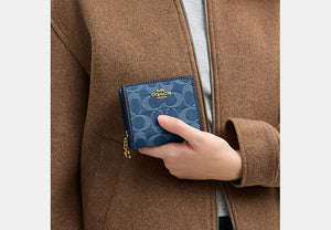Snap Wallet In Signature Chenille - Gold/Indigo