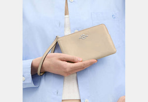 Corner Zip Wristlet - Silver/IVORY