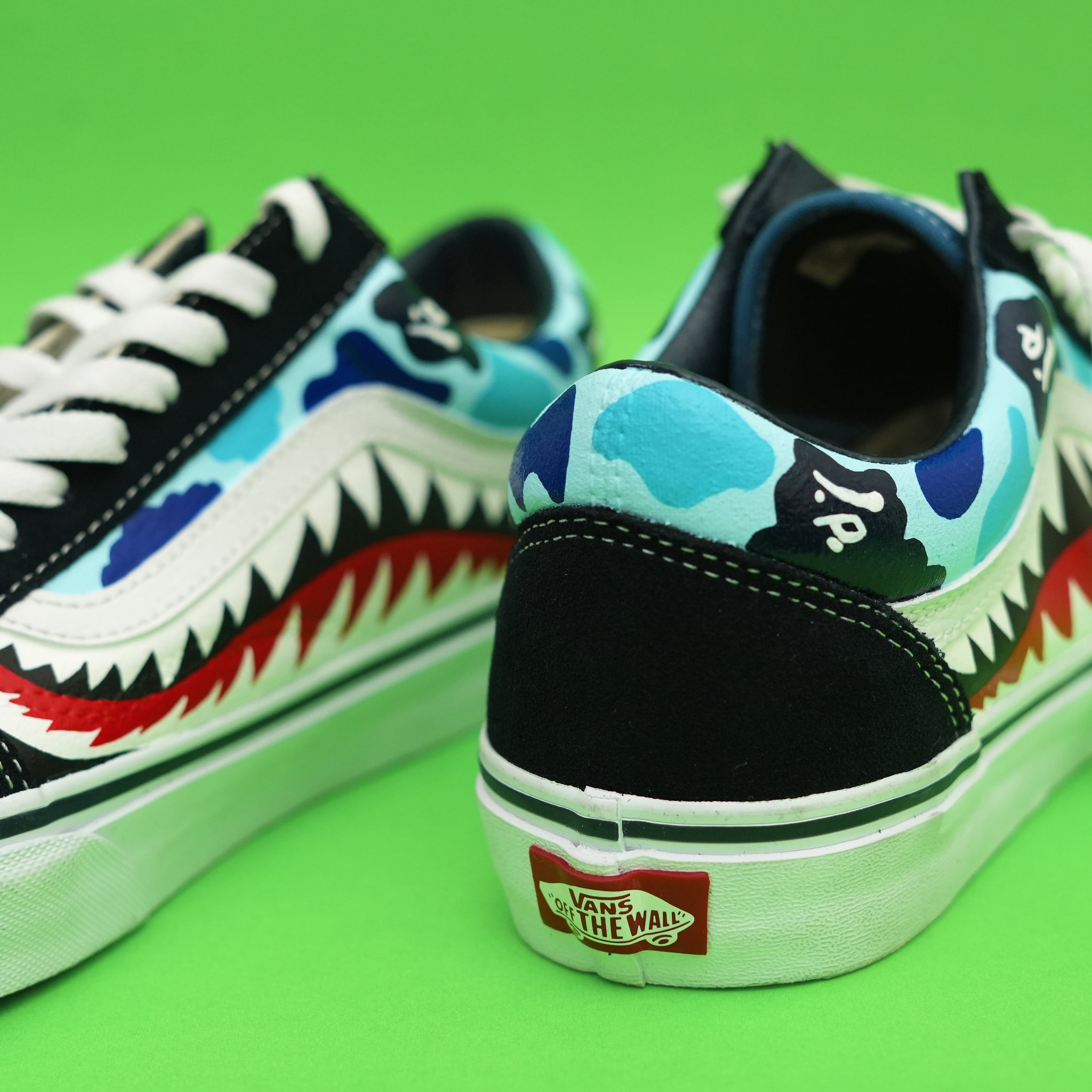 SHARK TEETH VANS