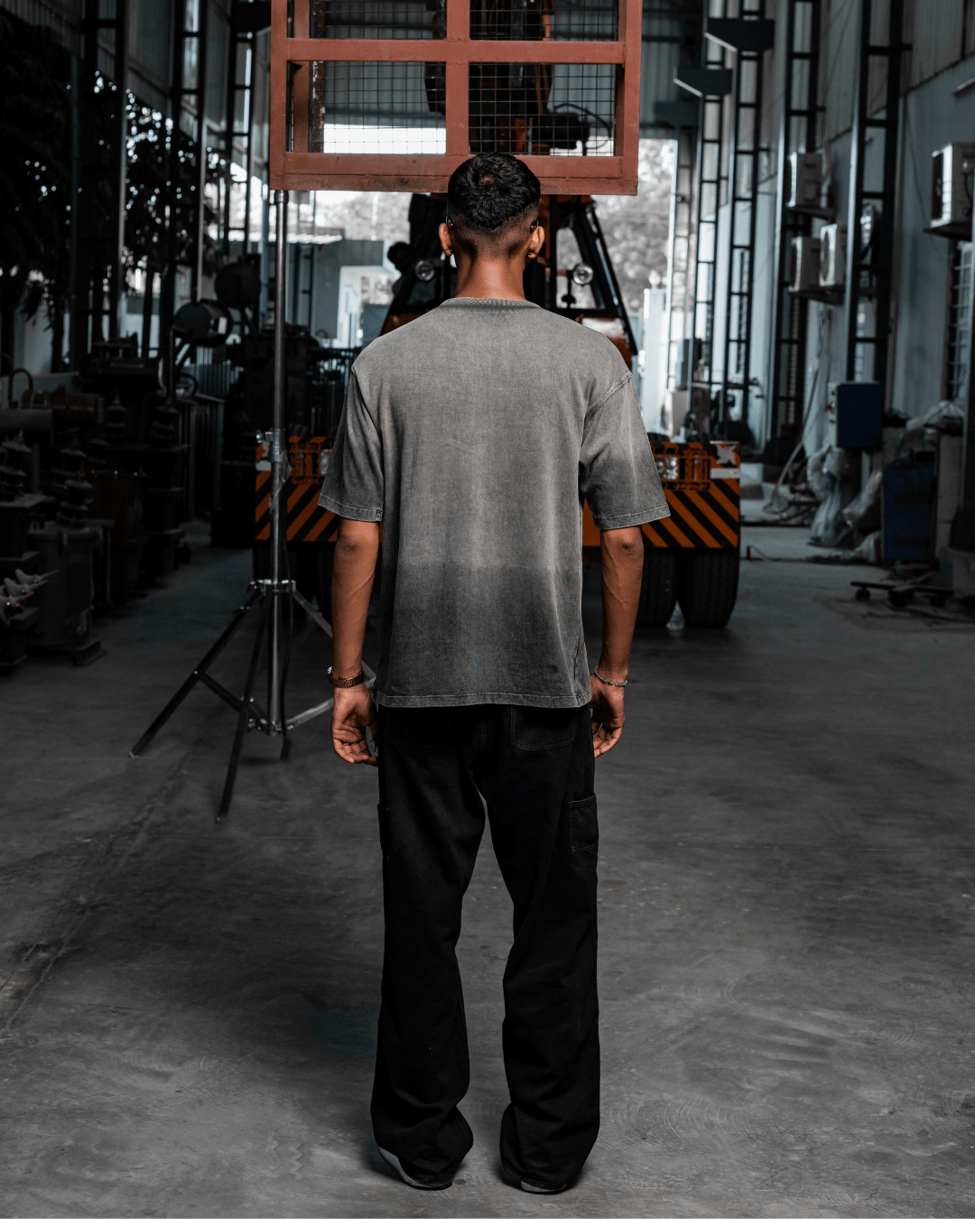 GREY THREADBARE TEE - SULLITT