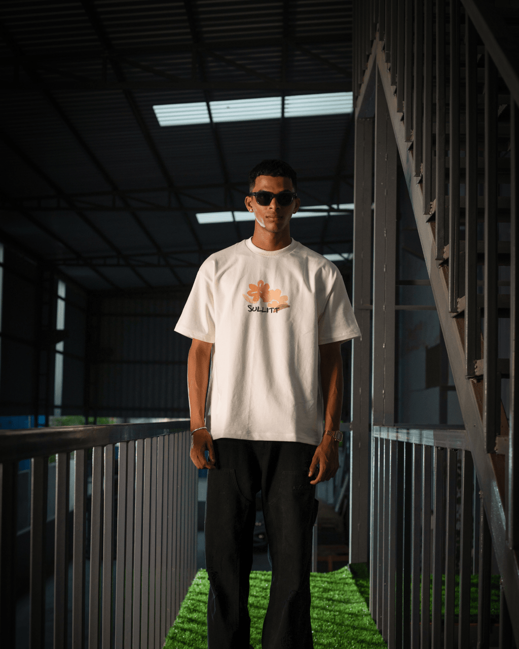 KISS OF NECTAR WHITE TEE - SULLITT