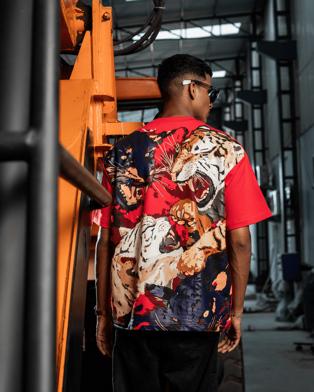 RIVAL ROAR TIGER RED TEE - SULLITT