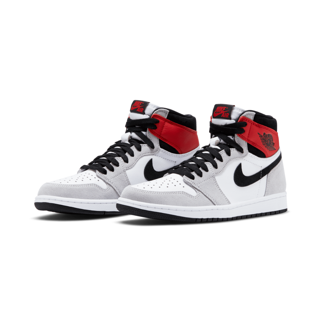 Air Jordan 1 Retro High OG Light Smoke Grey