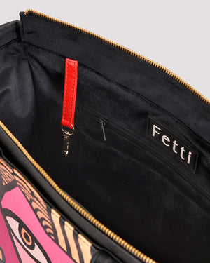 Close-up of secure zipper closure on tote bag