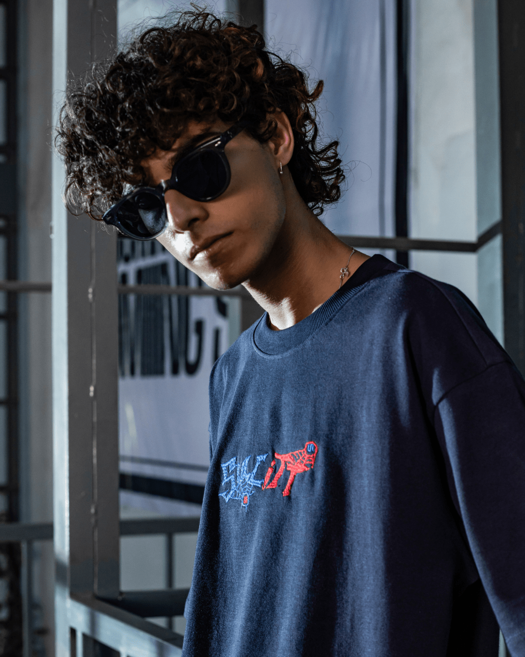 WEBBED UP NAVY BLUE TEE - SULLITT